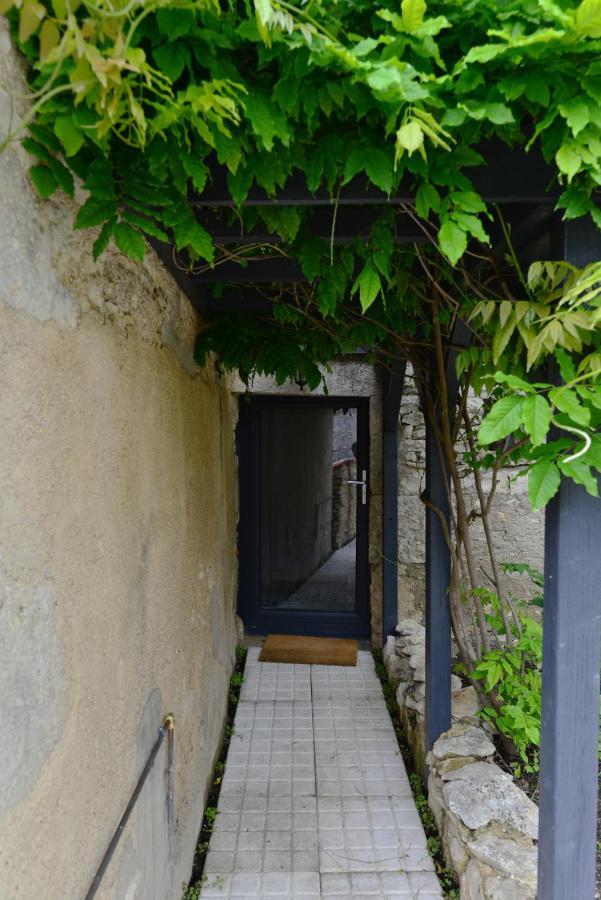 Chez Pique-Fesse Chambre D'Hote Saint-Martin-L'ars Exteriér fotografie